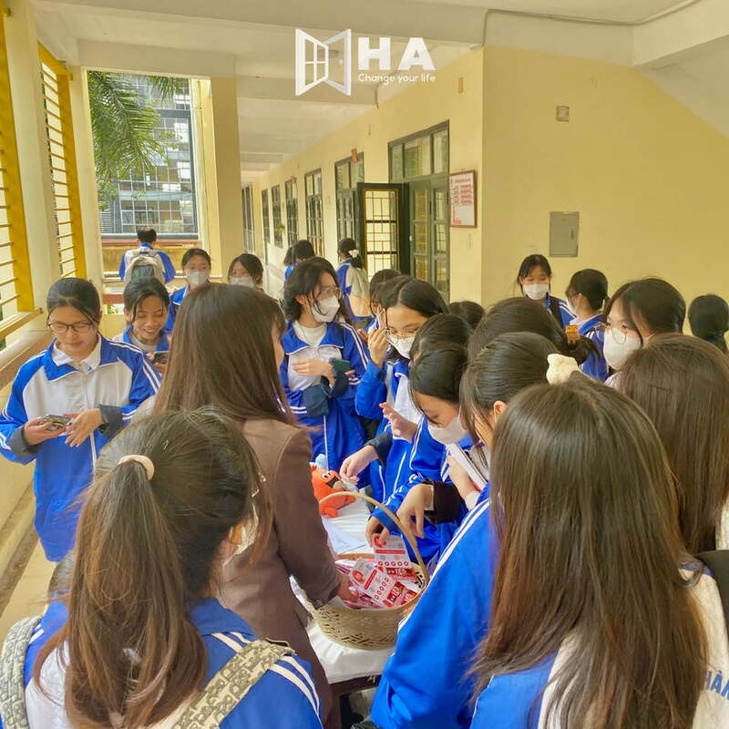 Hội thi hùng biện tiếng anh cấp trường THPT Thuận Thành 1