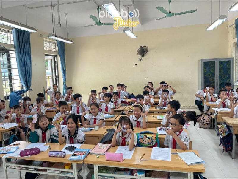 Kiểm tra trình độ tiếng Anh cho các em học sinh trường Tiểu học Tiên Phương