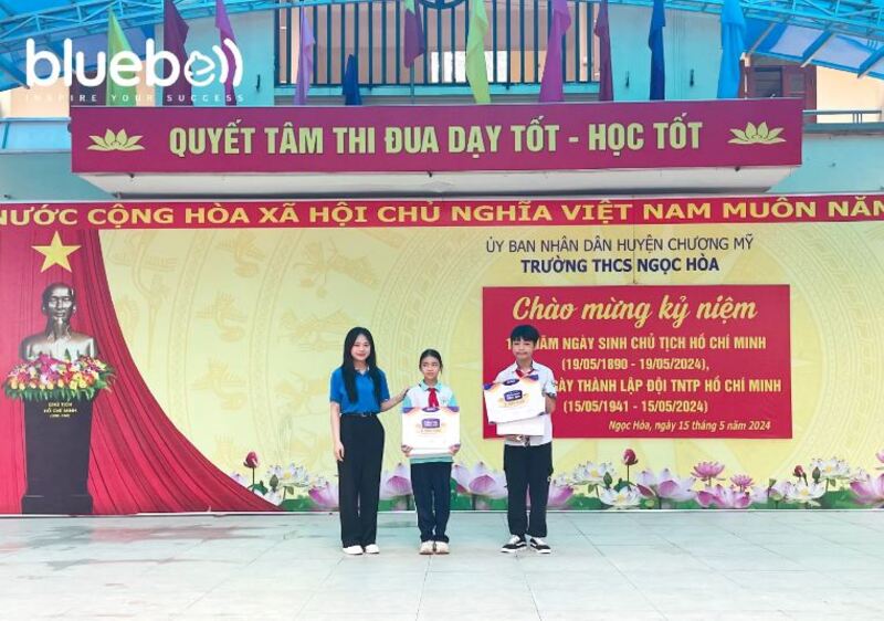 Bluebell trao học bổng cho học sinh xuất sắc tại trường THCS Ngọc Hòa
