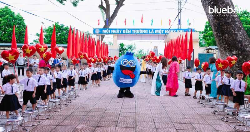 Bluebell rộn ràng cùng ngày hội khai trường tại trường tiểu học Chương Mỹ 3