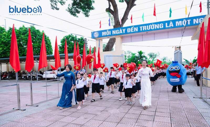 Bluebell rộn ràng cùng ngày hội khai trường tại trường tiểu học Chương Mỹ 3